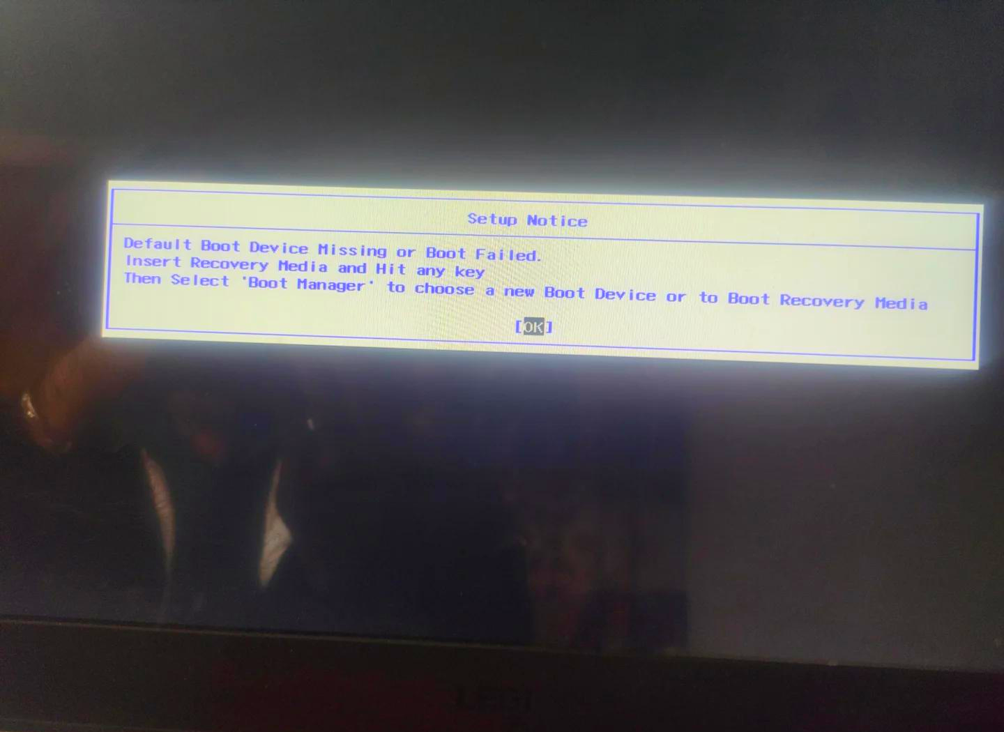 电脑为什么开机屏幕是黑的