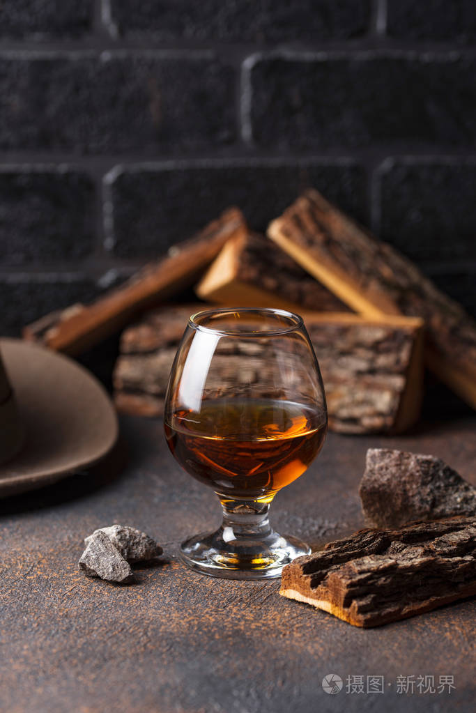 白兰地威士忌兑什么饮料比较好喝