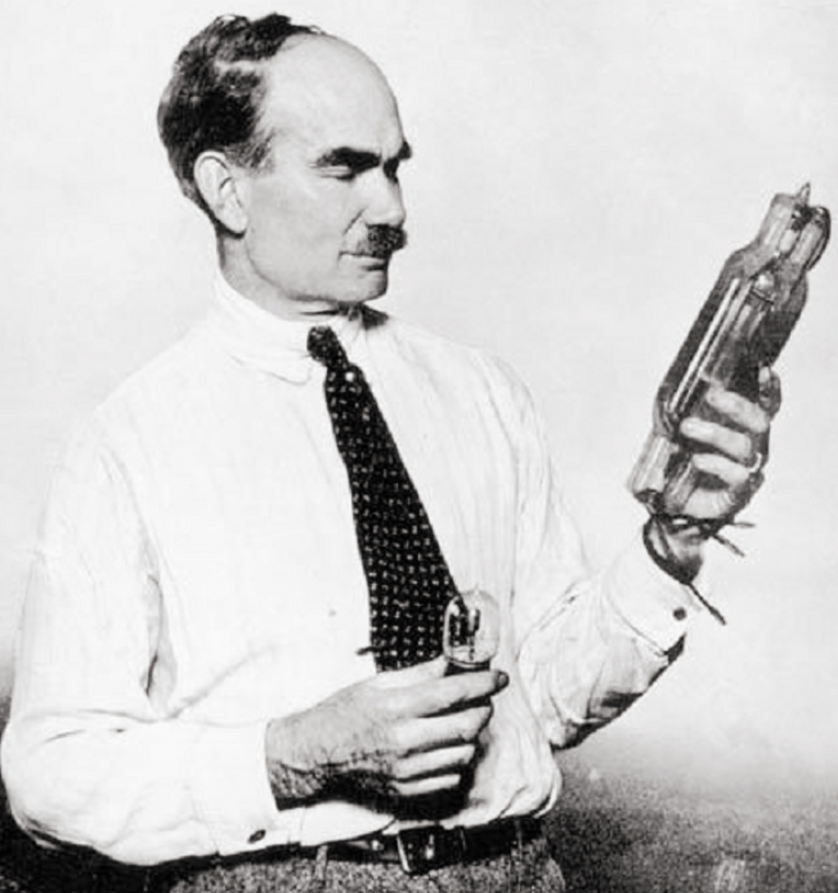 近代科学家发明了什么东西