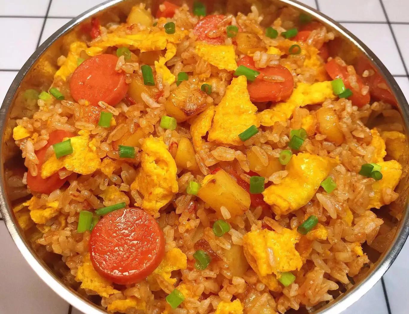 西红柿炒饭怎么做好吃又简单