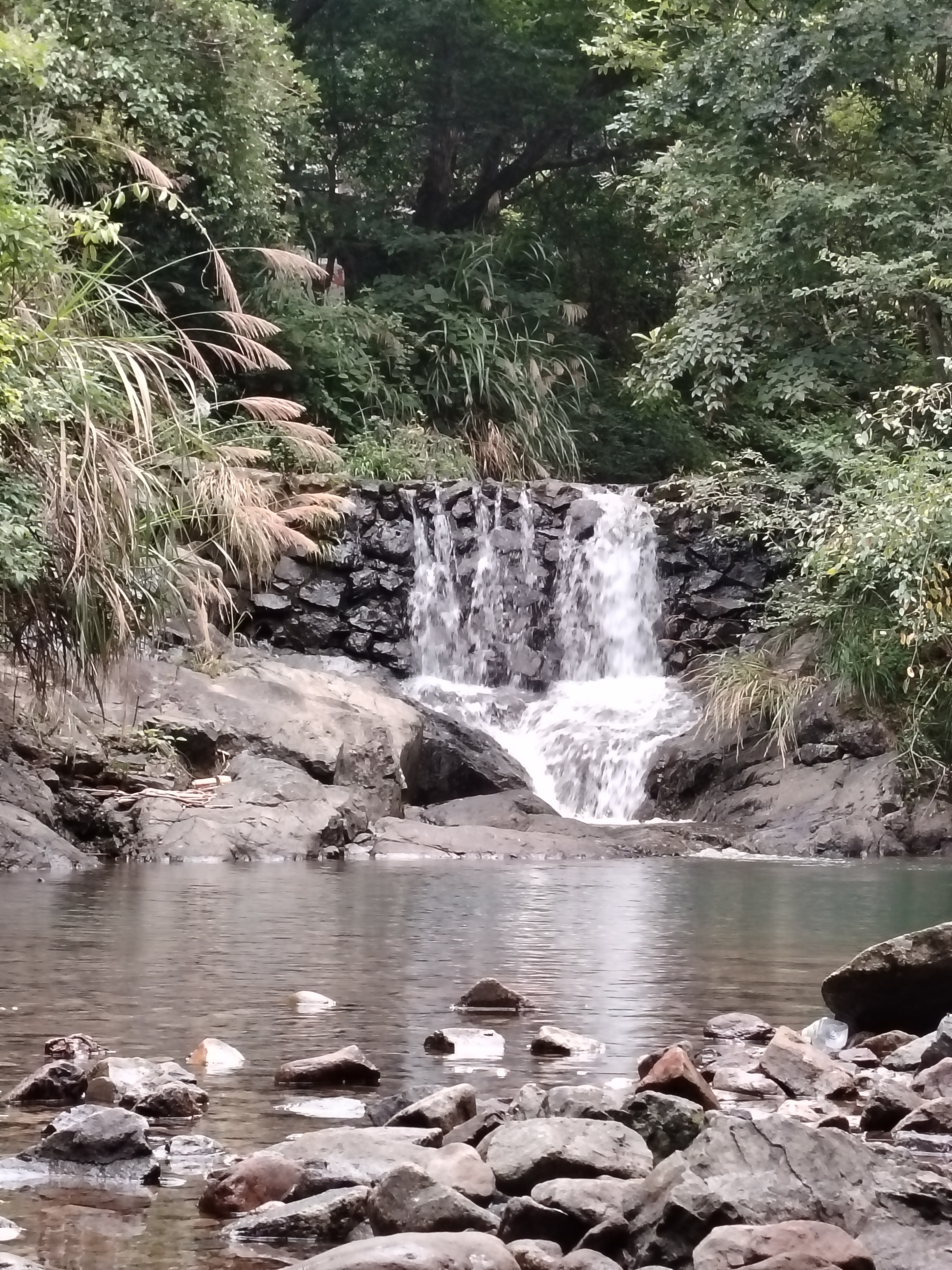 水绕对云横是什么意思