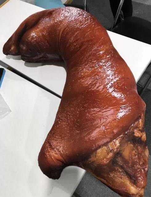 男生是大猪蹄子是什么意思