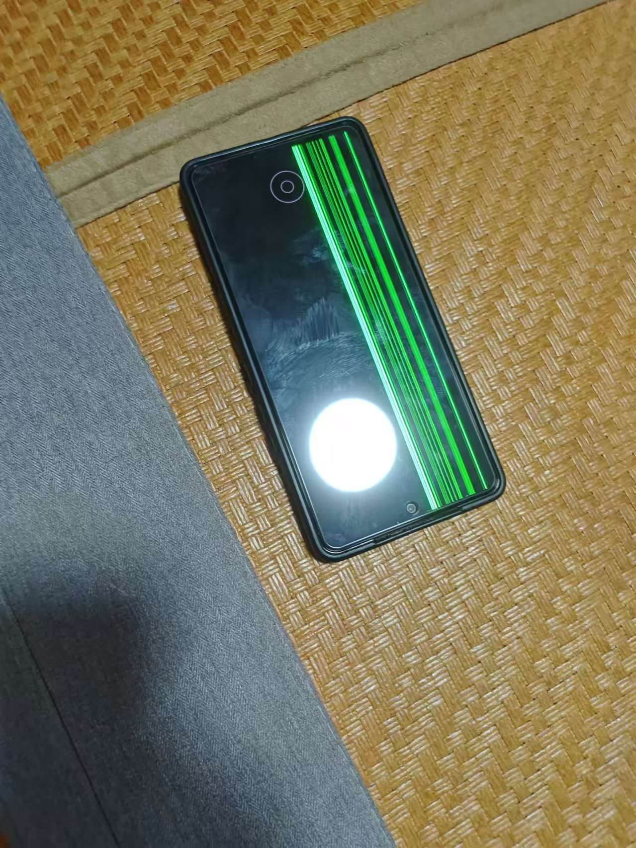 oppo手机开不了机还一直震动？