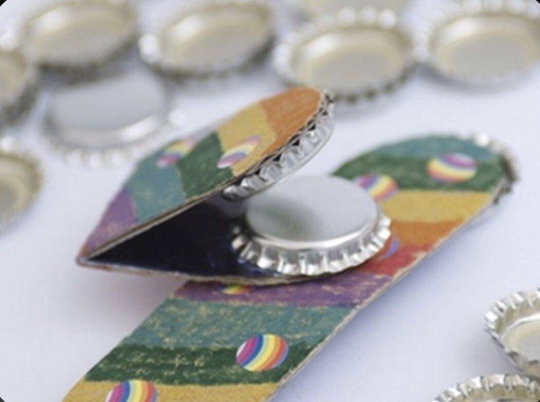 用啤酒盖幼儿园手工制作