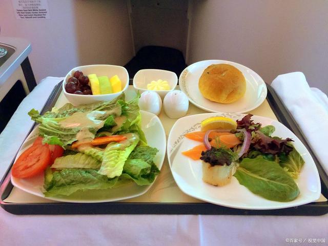 飞机上的食物是免费的吗