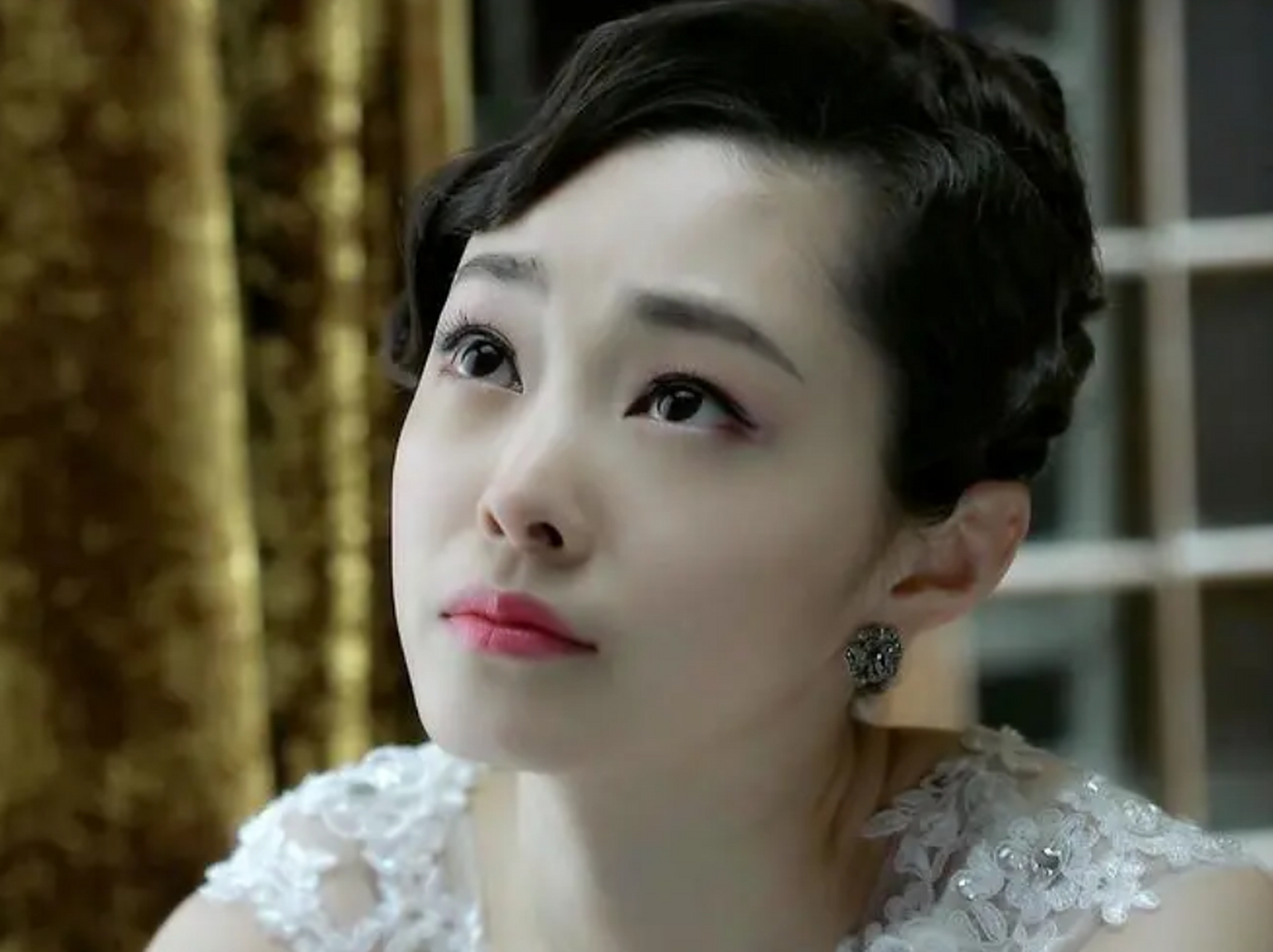 伪装者里的于曼丽在哪一集死的_蛋糕问答