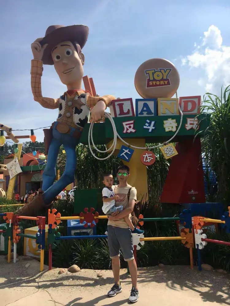 想带你去旅行不仅仅只是喜欢是什么歌