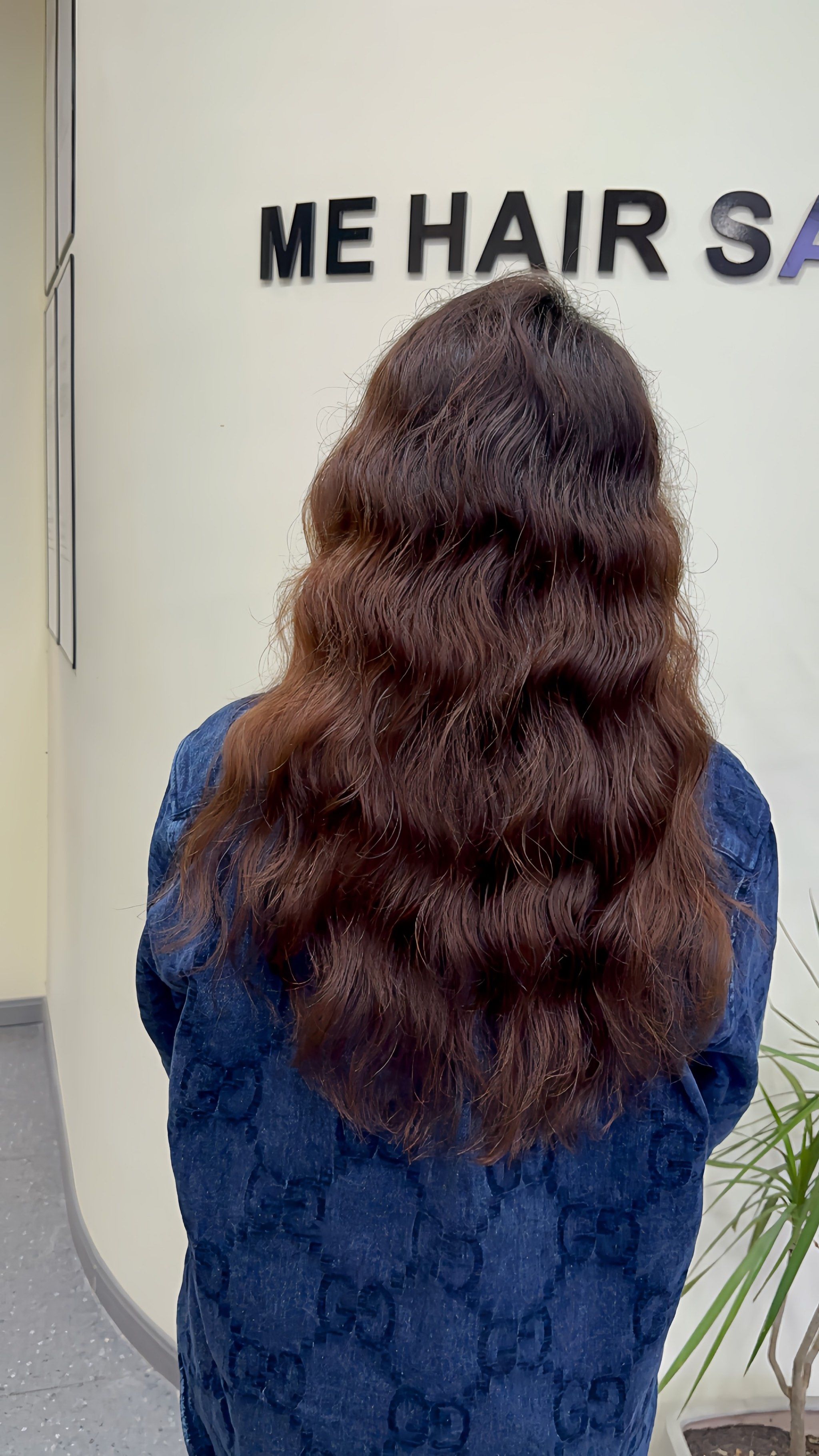 刚烫的头发太卷了怎么变自然点