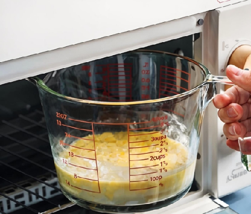 玻璃杯在微波炉里加热可以吗