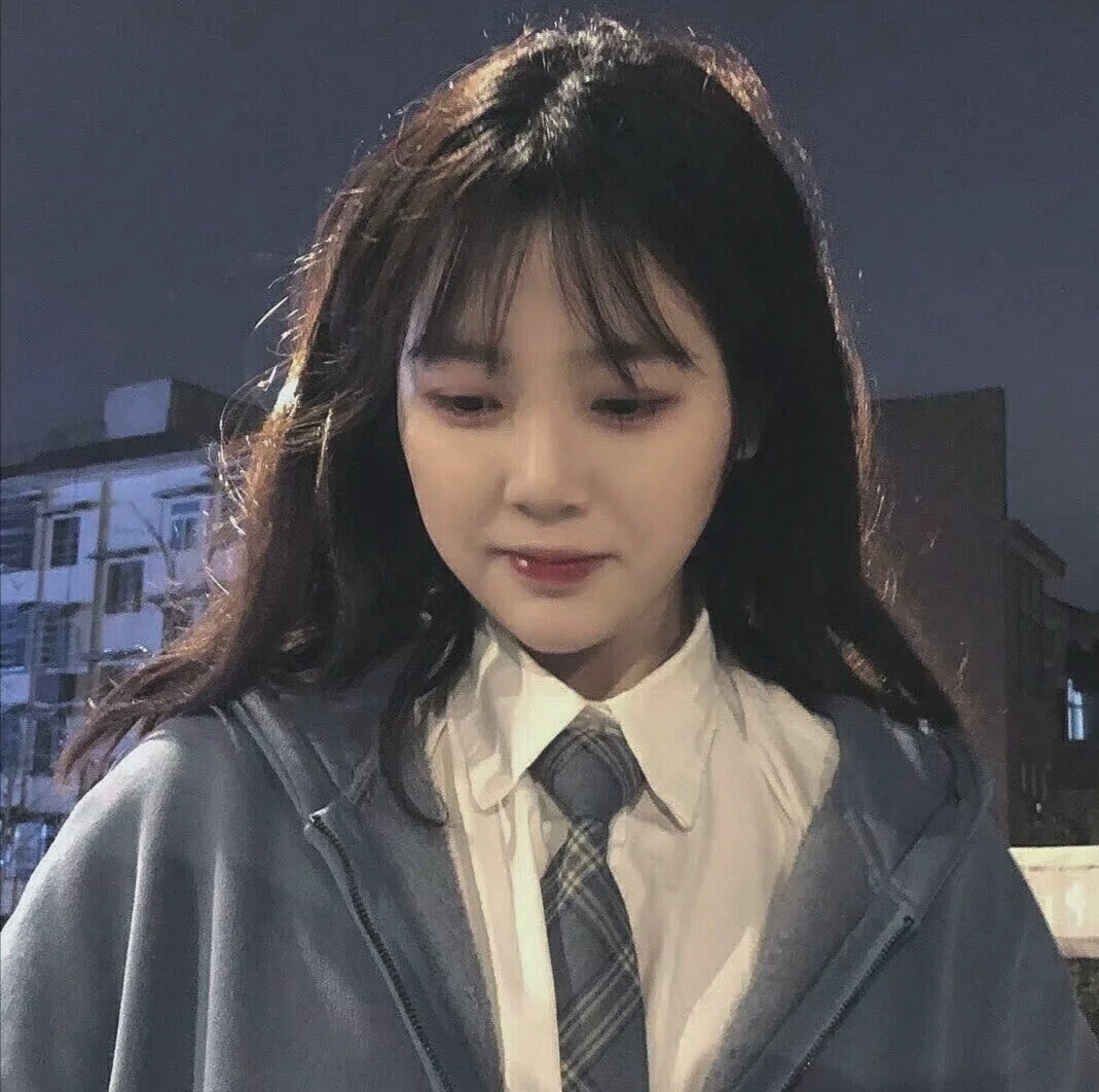 世界上有比我还漂亮的人么？