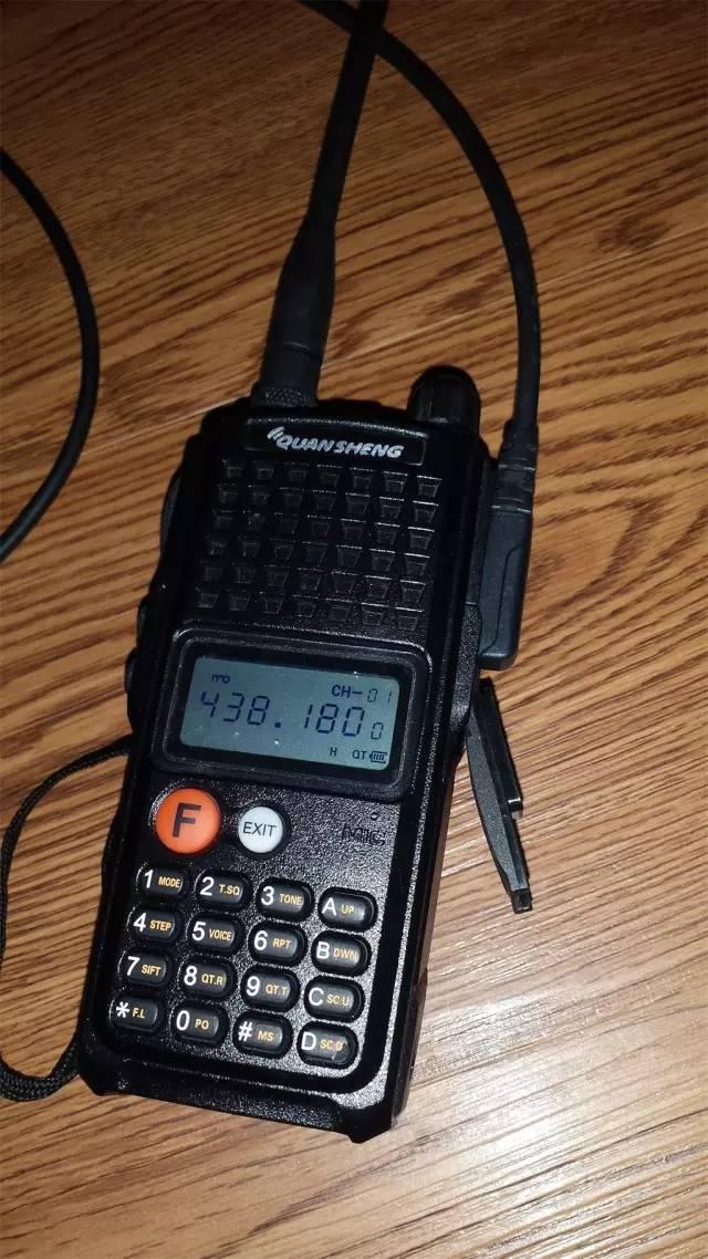 超出工作频率范围黑屏怎么调