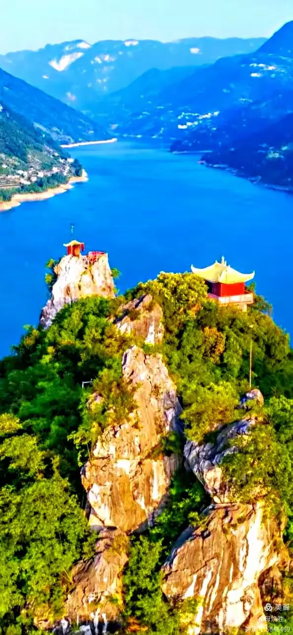 要看银山拍天浪开窗放入大江来的意思