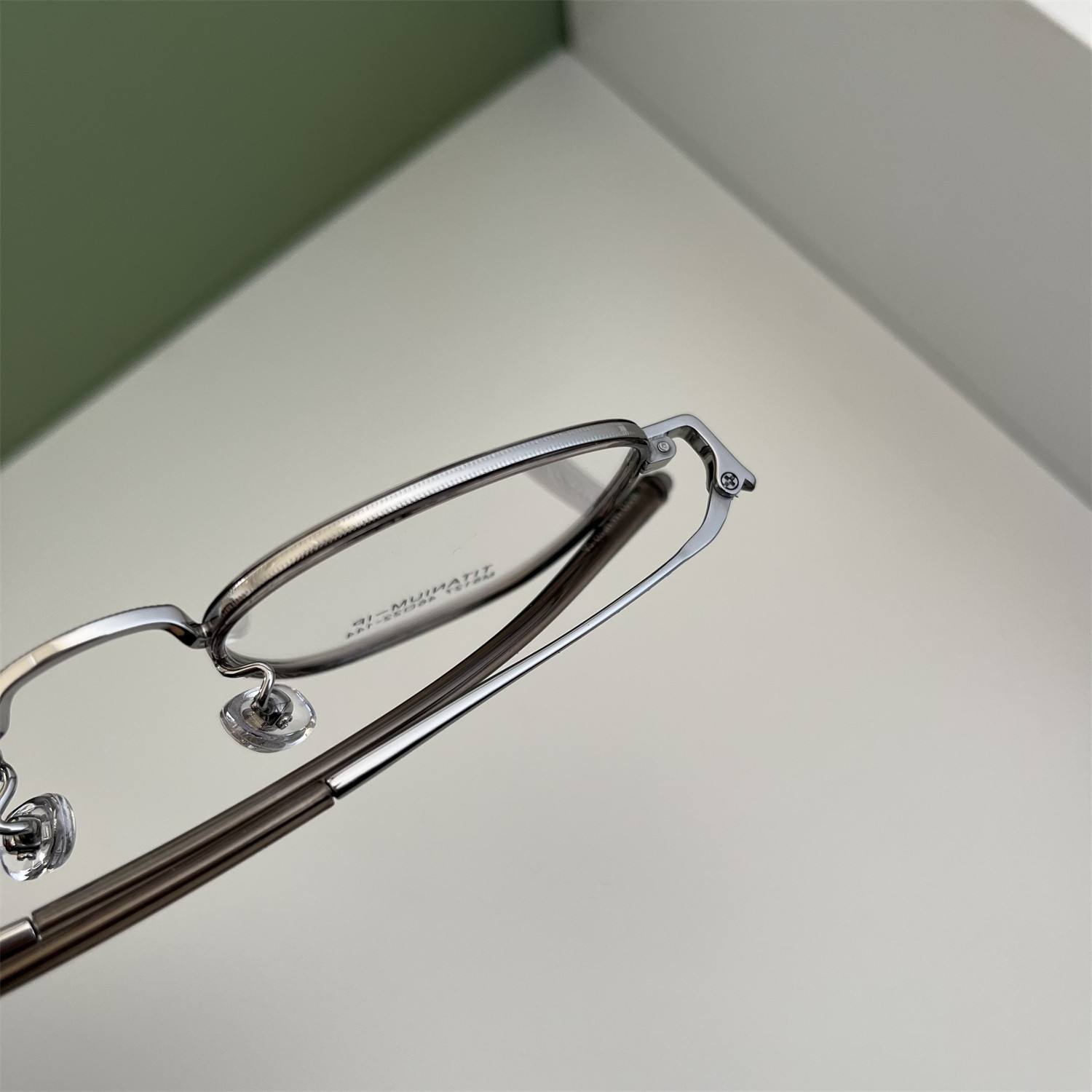 tanium眼镜什么牌子