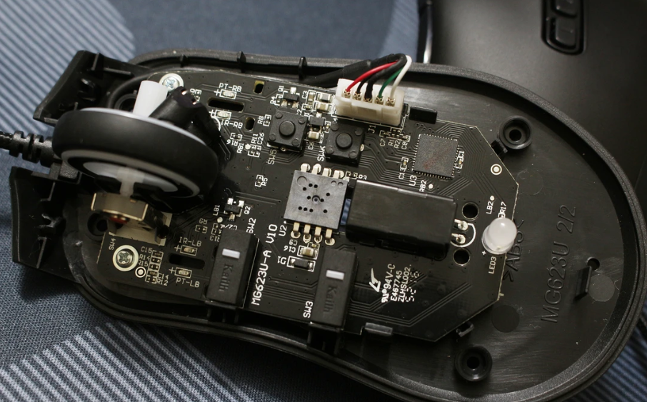 电脑鼠标左键点击没反应怎么办