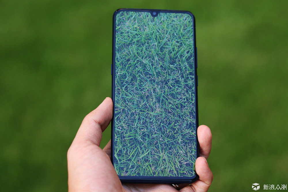 vivo手机可以投影到墙上吗