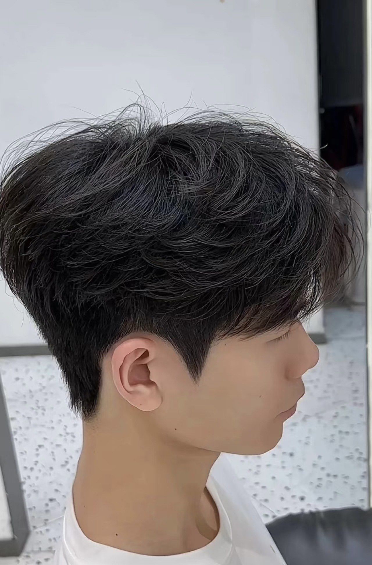 椭圆形脸适合什么发型男