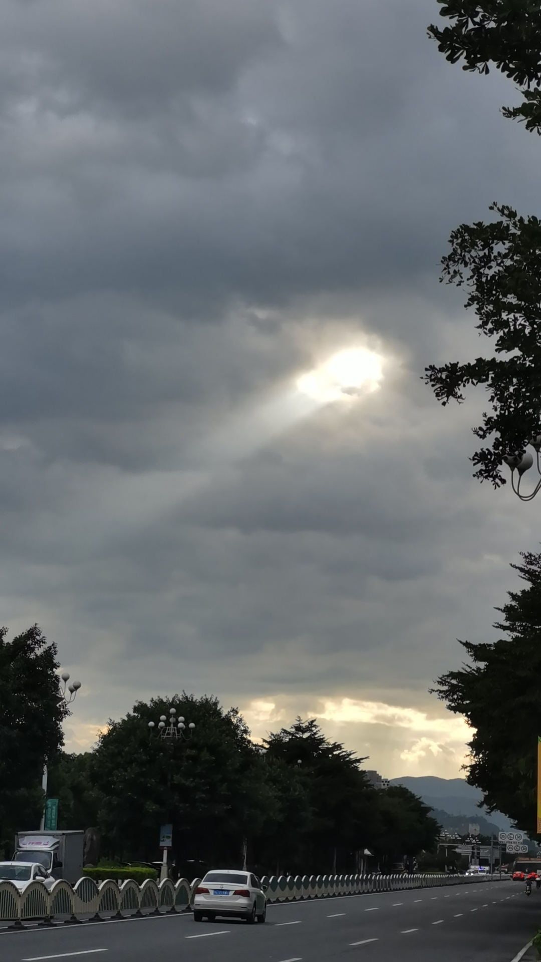 华为手机天气显示在手机桌面