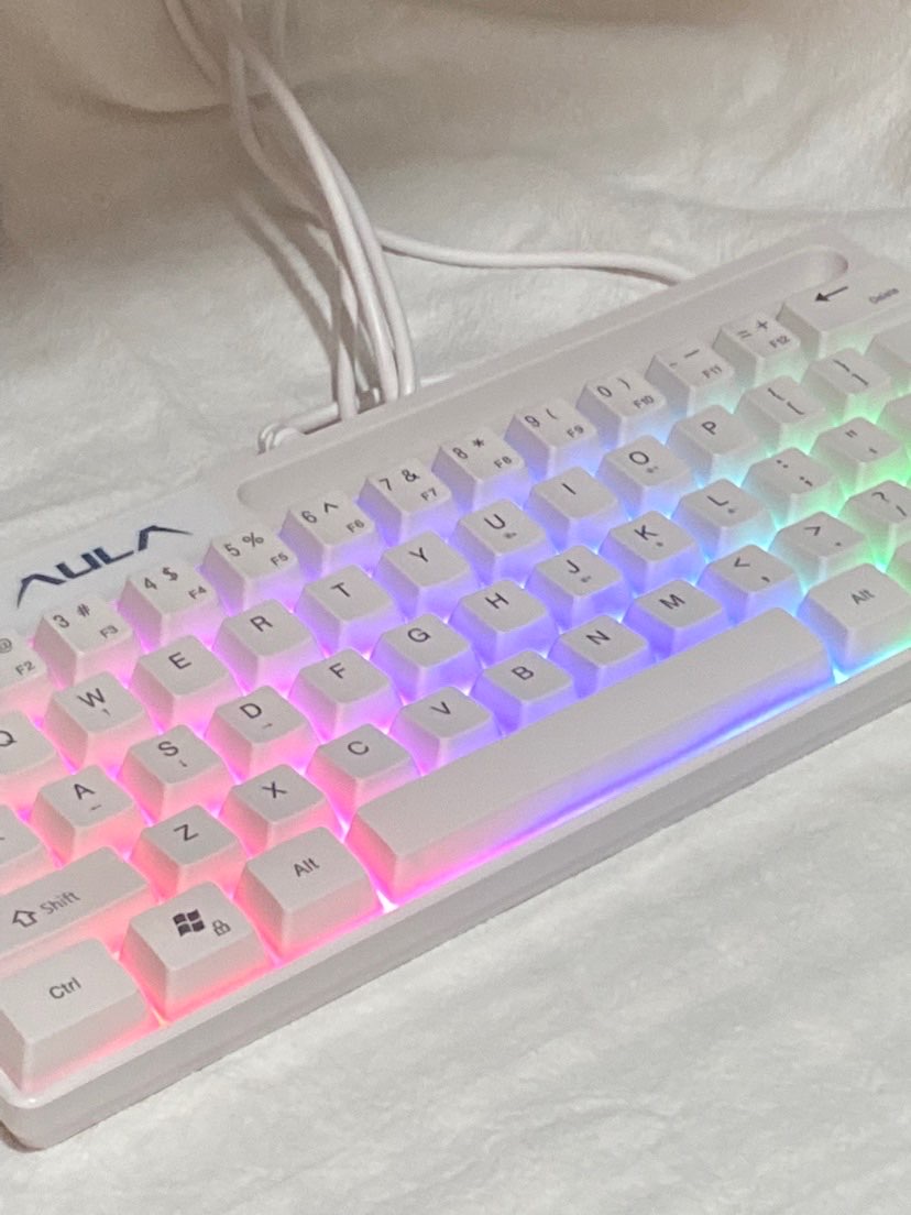 键盘插上灯亮一下就结束了