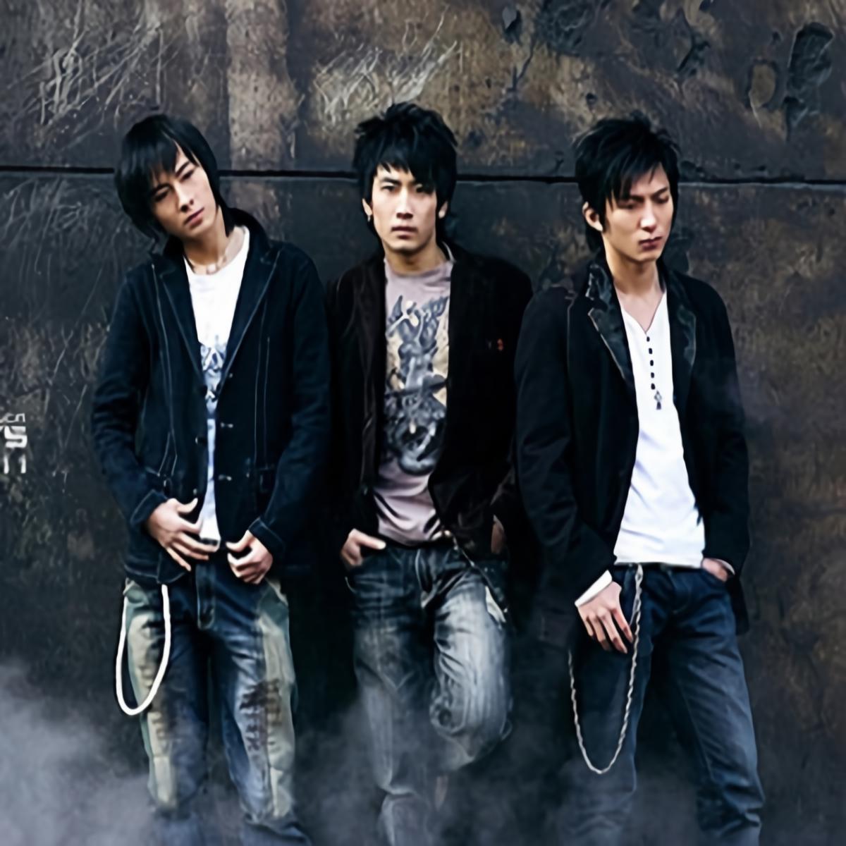 你怎么舍得让我的爱流向海歌词