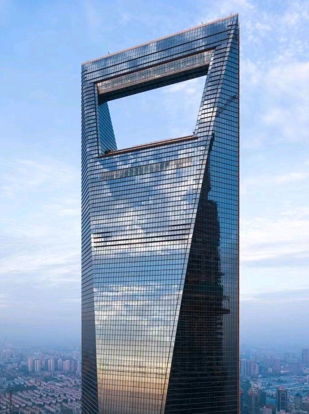 上海金融中心大厦地基多少米