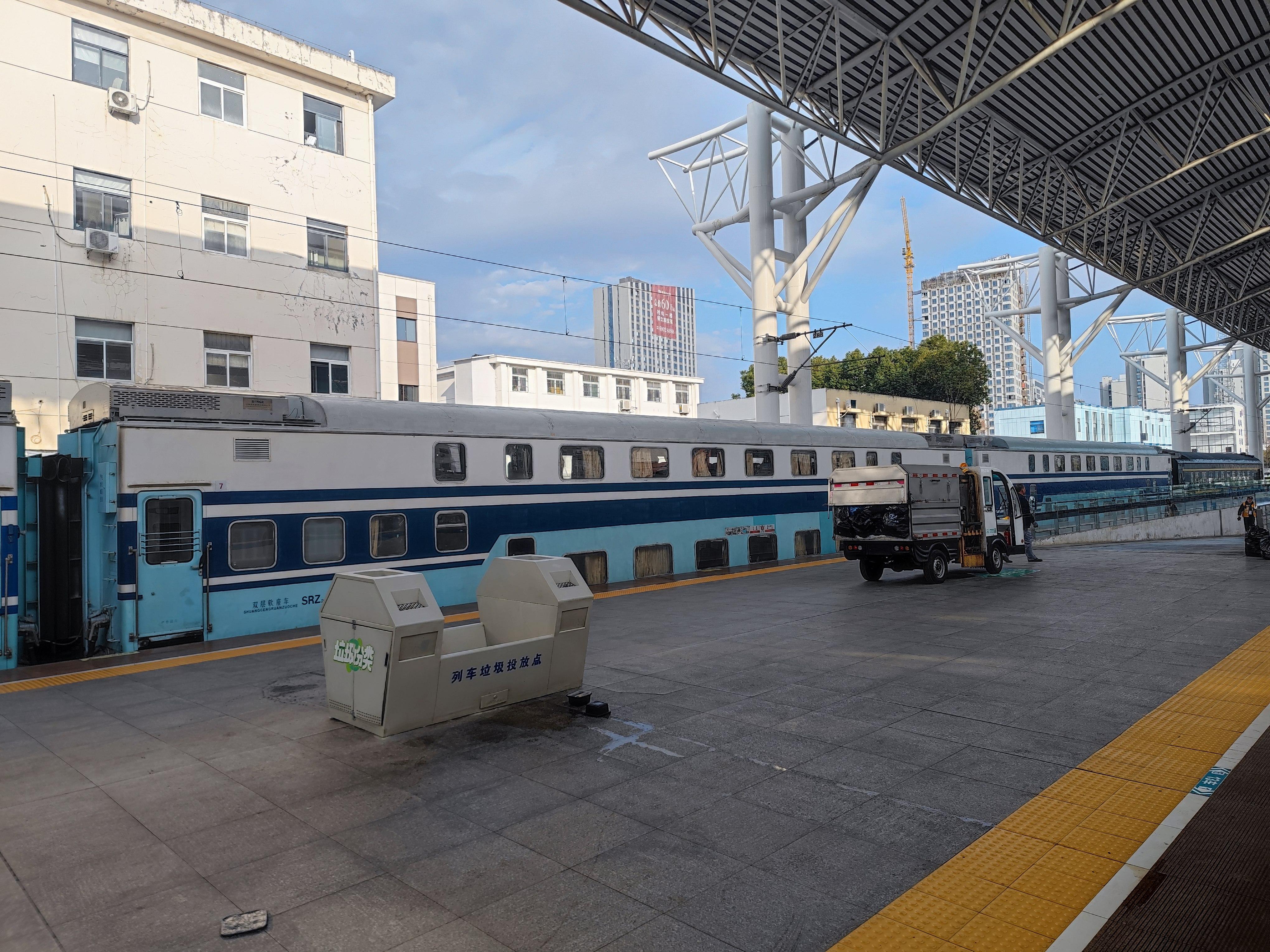 K1264次列车经过合肥吗？